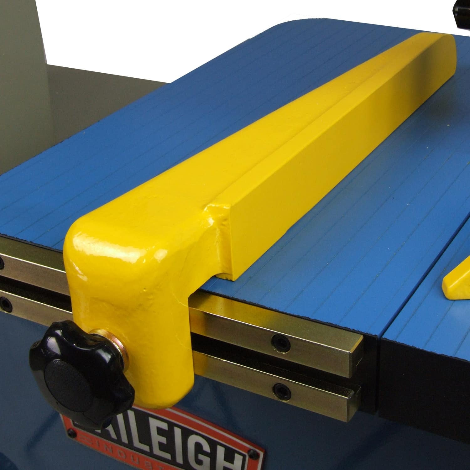 Baileigh BSV-20VS-1PH Vertikalbandsäge – Produktbild